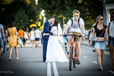 A newly wed couple at Gorky Park.